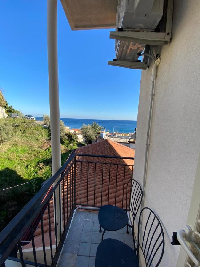 Nick & Santo'S Holiday Homes B&B Giardini Naxos Eksteriør bilde