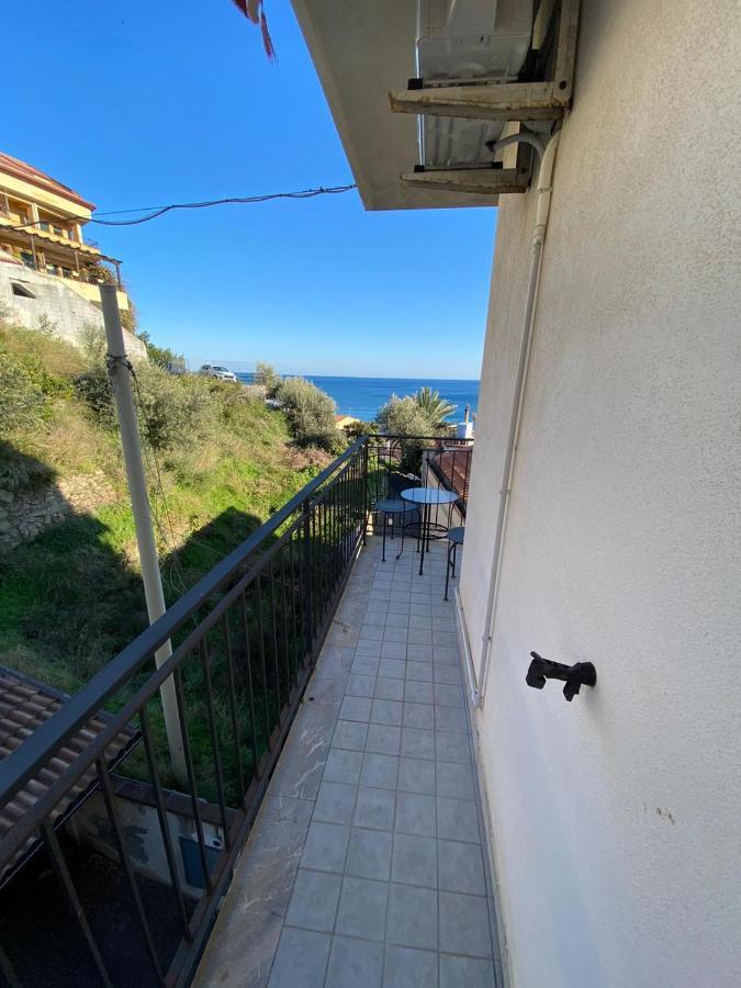 Nick & Santo'S Holiday Homes B&B Giardini Naxos Eksteriør bilde