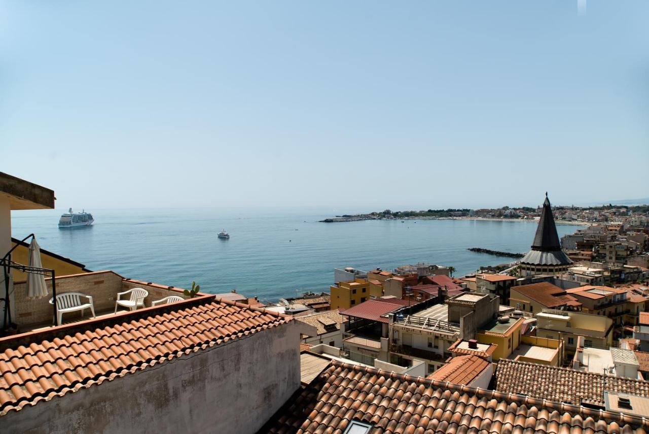 Nick & Santo'S Holiday Homes B&B Giardini Naxos Eksteriør bilde